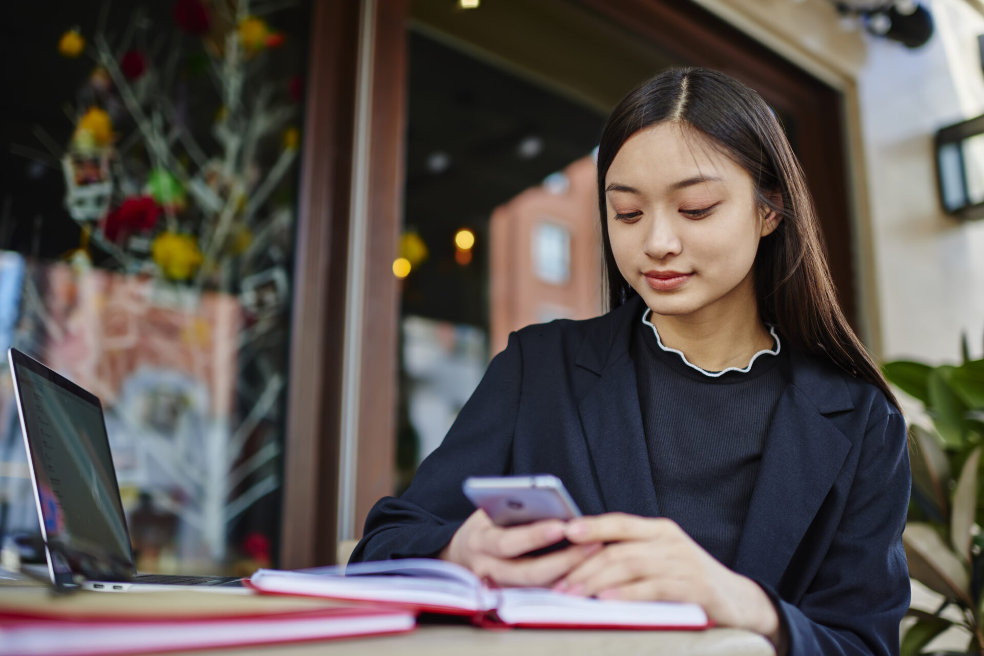 woman reading How-to Guides and Tutorials